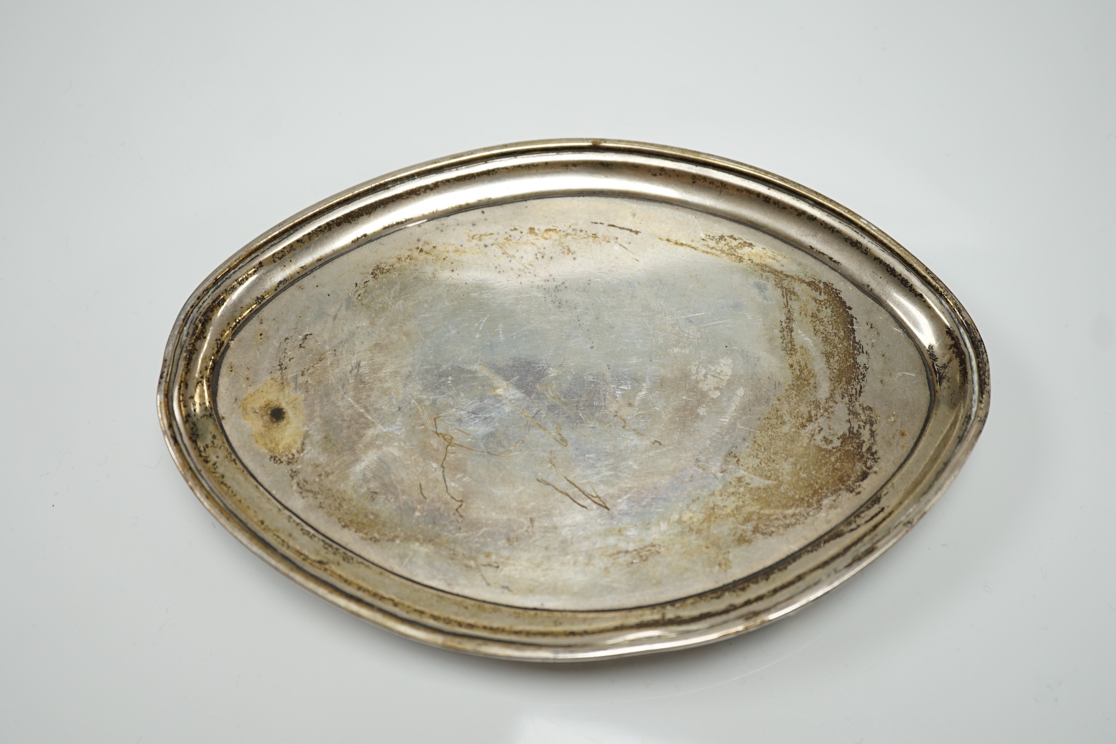 A George III silver oval teapot stand, Andrew Fogelberg, London, 1793, 17.2cm, 4.3oz.